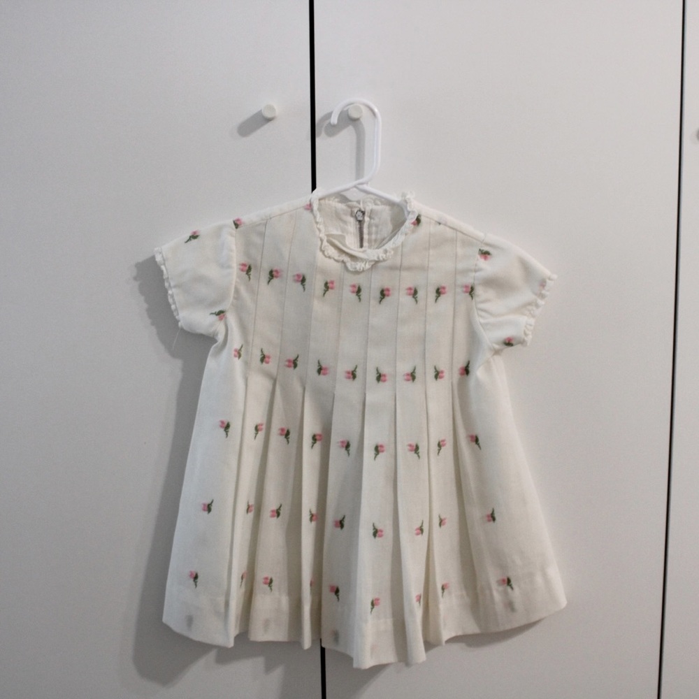 Vintage Dress w Floral Detail